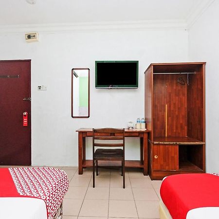 Oyo 850 Gold Star Hotel Chukai Dış mekan fotoğraf