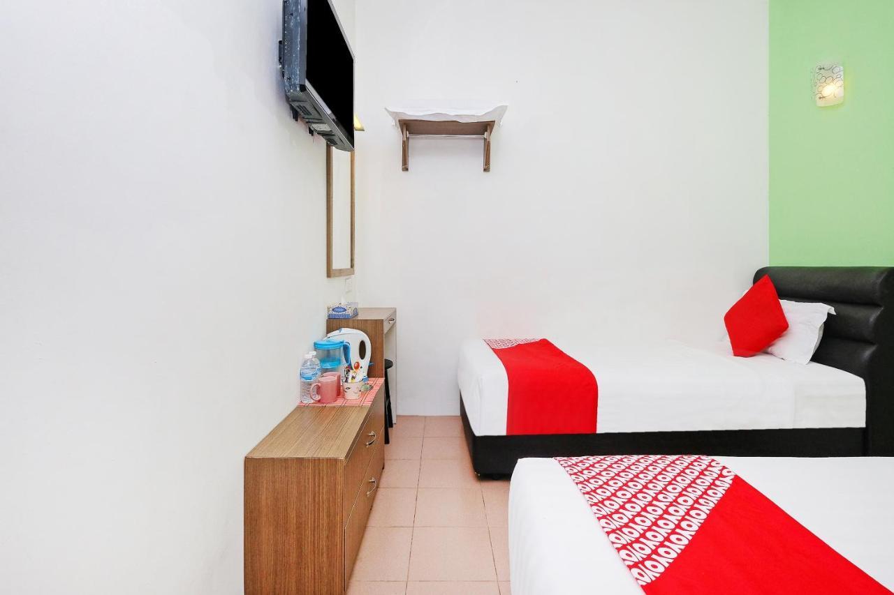 Oyo 850 Gold Star Hotel Chukai Dış mekan fotoğraf