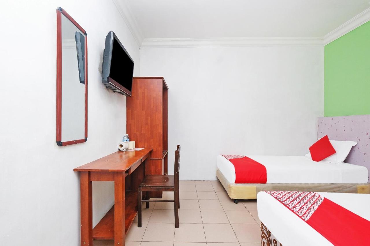 Oyo 850 Gold Star Hotel Chukai Dış mekan fotoğraf