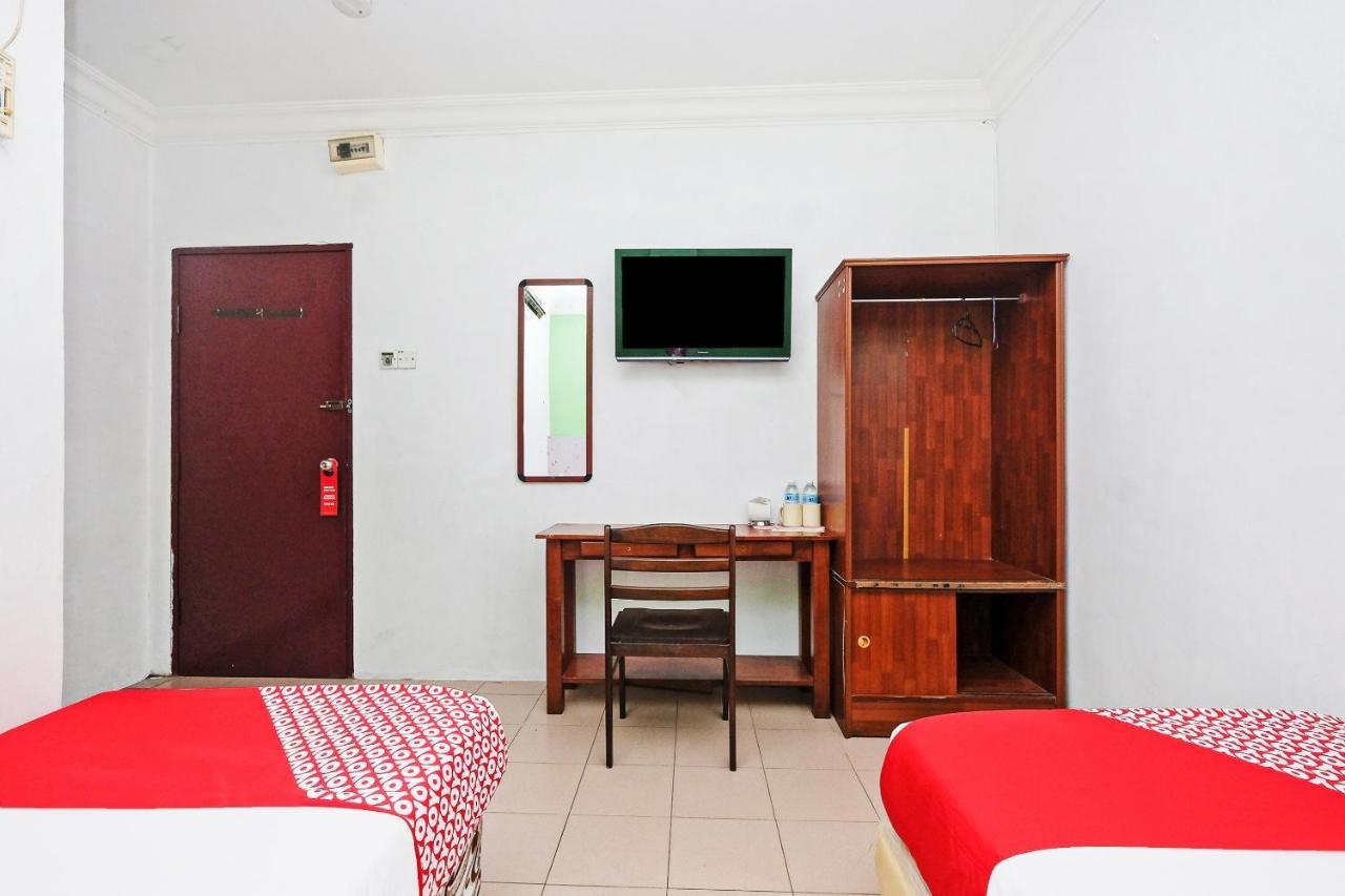 Oyo 850 Gold Star Hotel Chukai Dış mekan fotoğraf