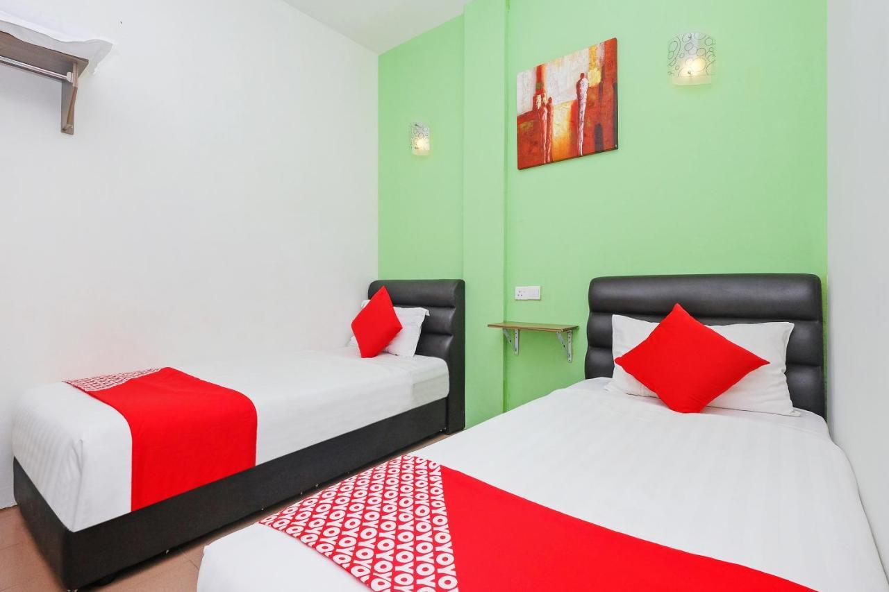 Oyo 850 Gold Star Hotel Chukai Dış mekan fotoğraf