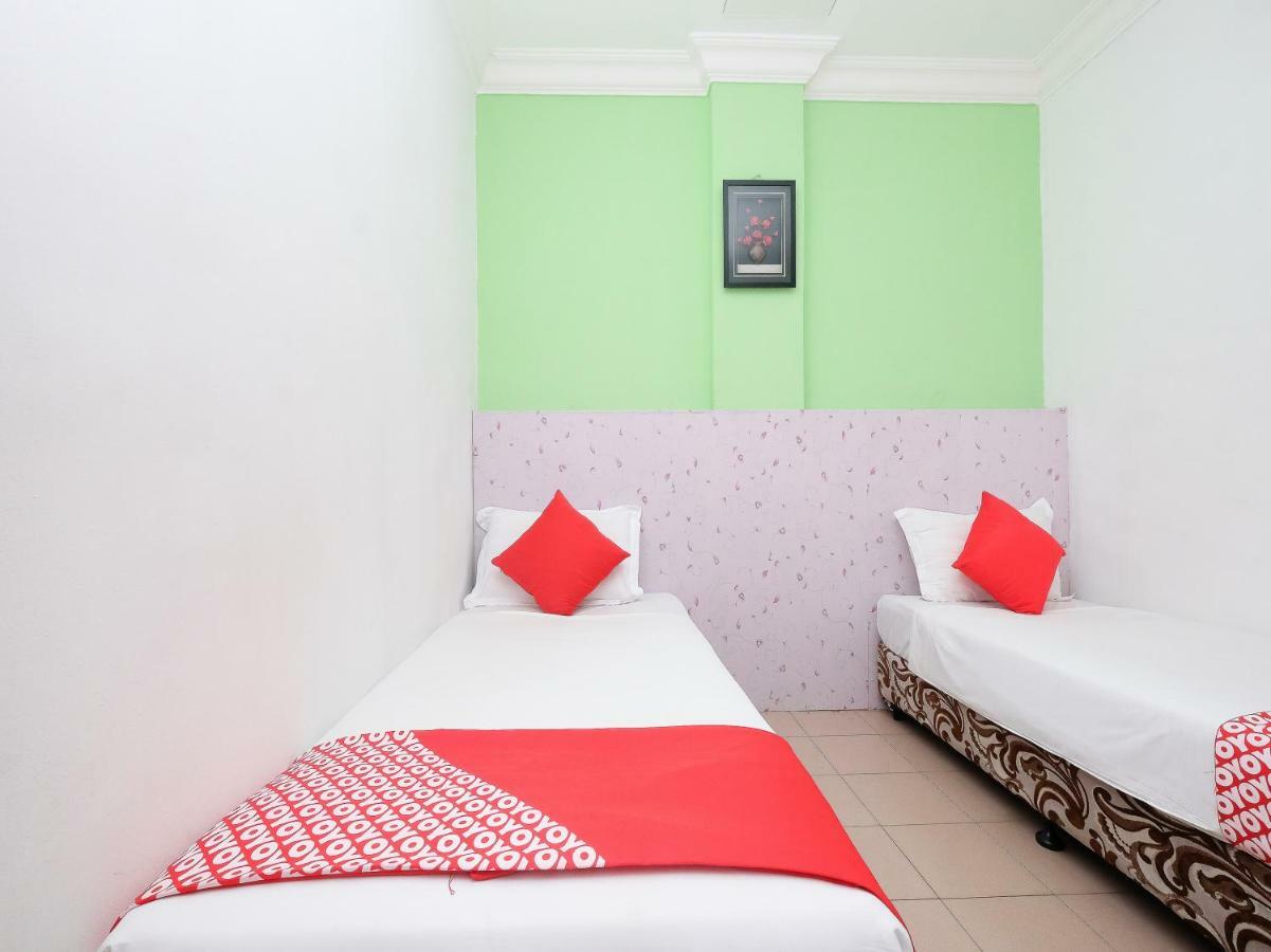 Oyo 850 Gold Star Hotel Chukai Dış mekan fotoğraf