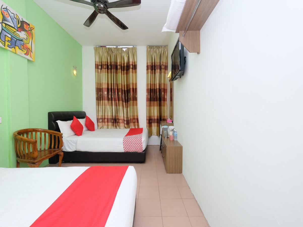 Oyo 850 Gold Star Hotel Chukai Dış mekan fotoğraf