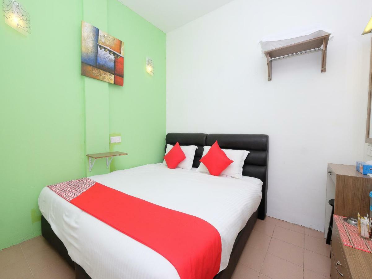Oyo 850 Gold Star Hotel Chukai Dış mekan fotoğraf