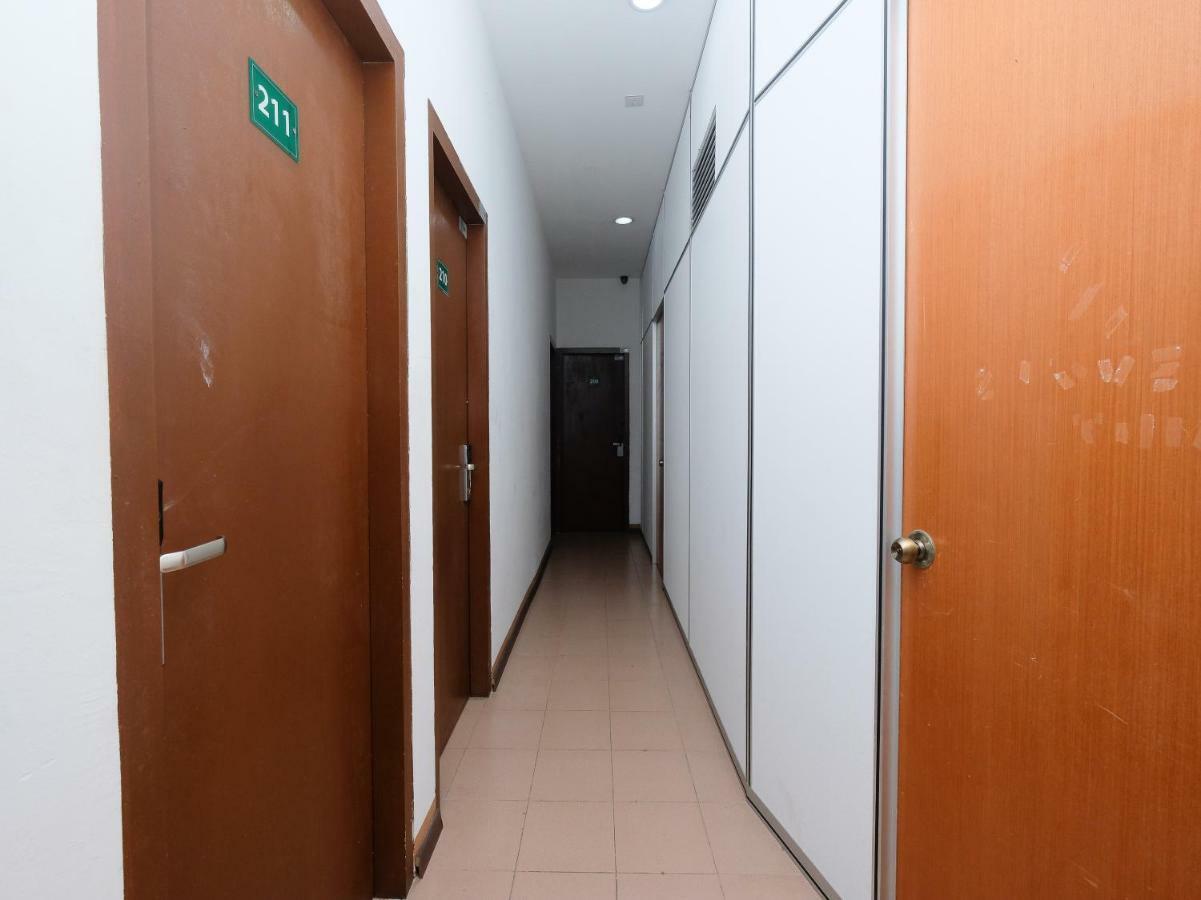 Oyo 850 Gold Star Hotel Chukai Dış mekan fotoğraf
