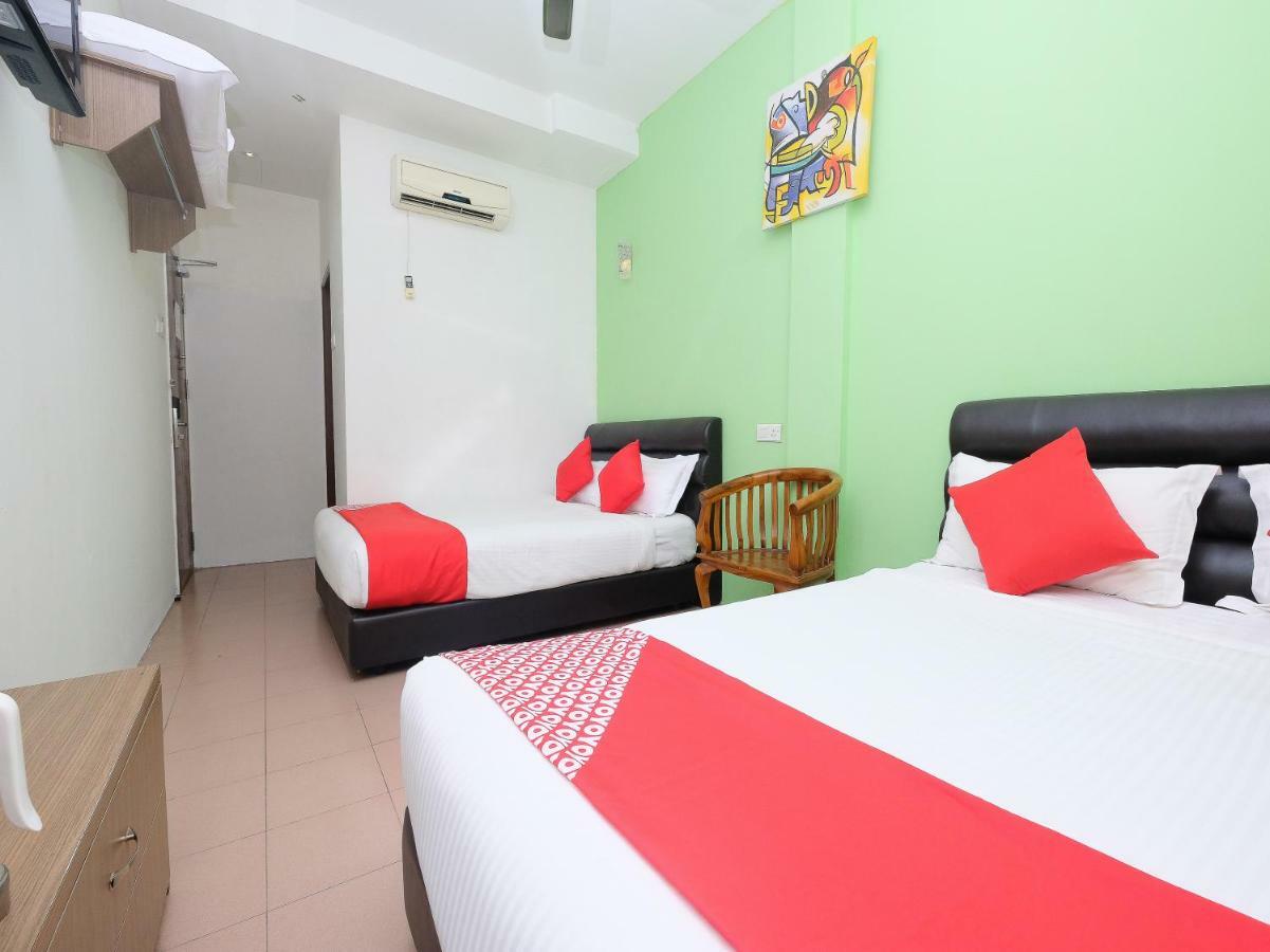 Oyo 850 Gold Star Hotel Chukai Dış mekan fotoğraf