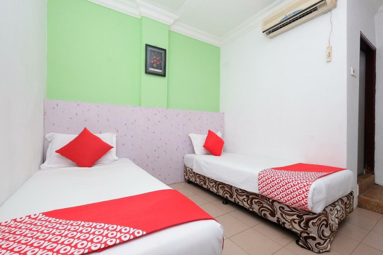 Oyo 850 Gold Star Hotel Chukai Dış mekan fotoğraf