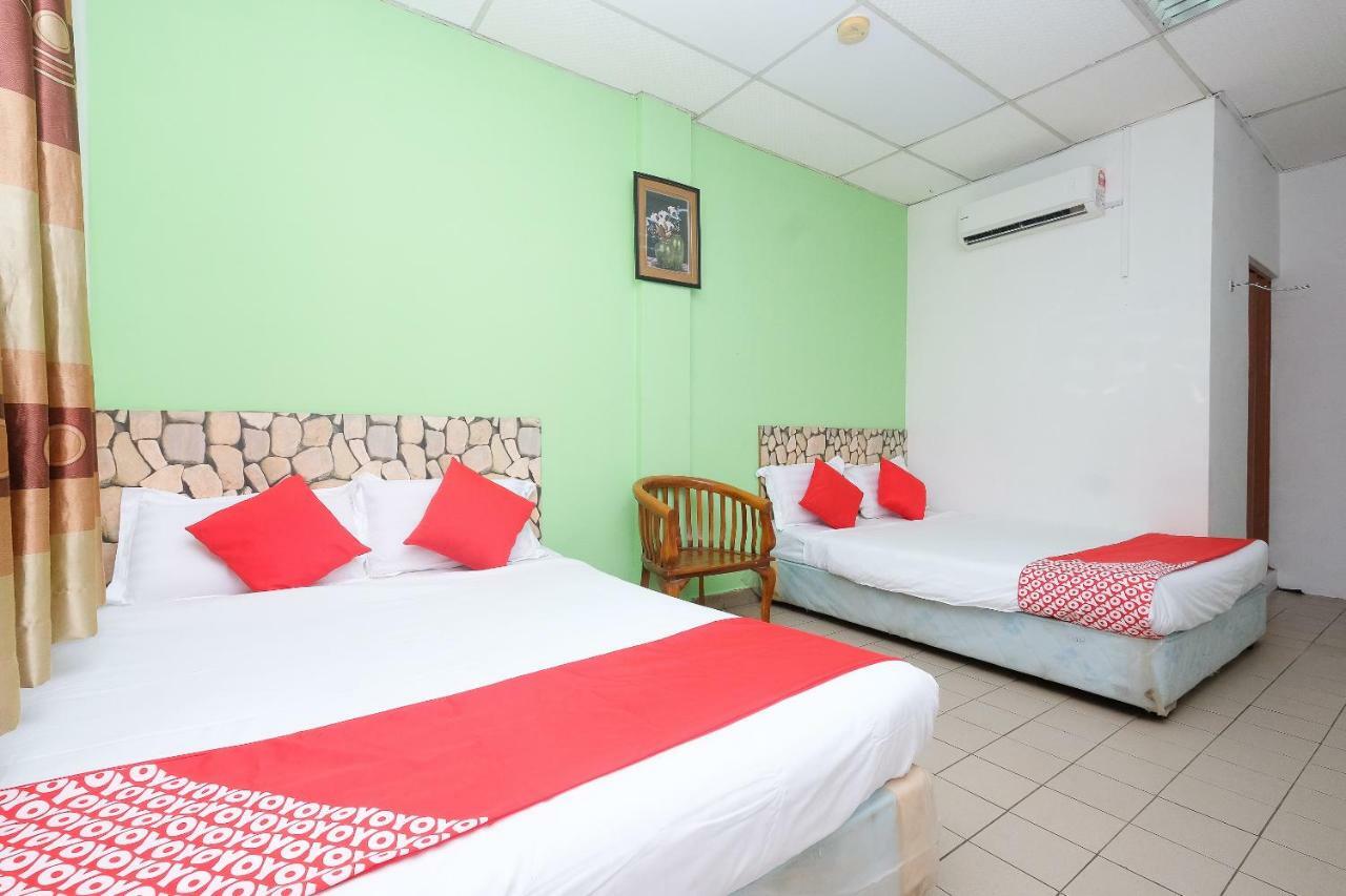 Oyo 850 Gold Star Hotel Chukai Dış mekan fotoğraf