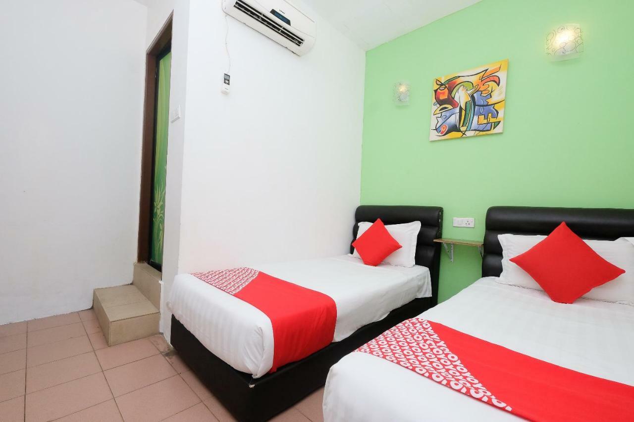 Oyo 850 Gold Star Hotel Chukai Dış mekan fotoğraf