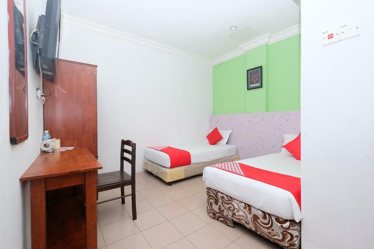 Oyo 850 Gold Star Hotel Chukai Dış mekan fotoğraf
