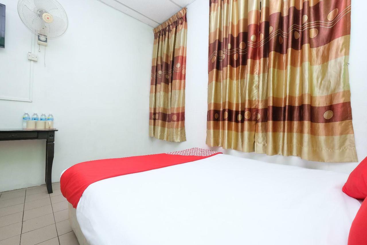 Oyo 850 Gold Star Hotel Chukai Dış mekan fotoğraf
